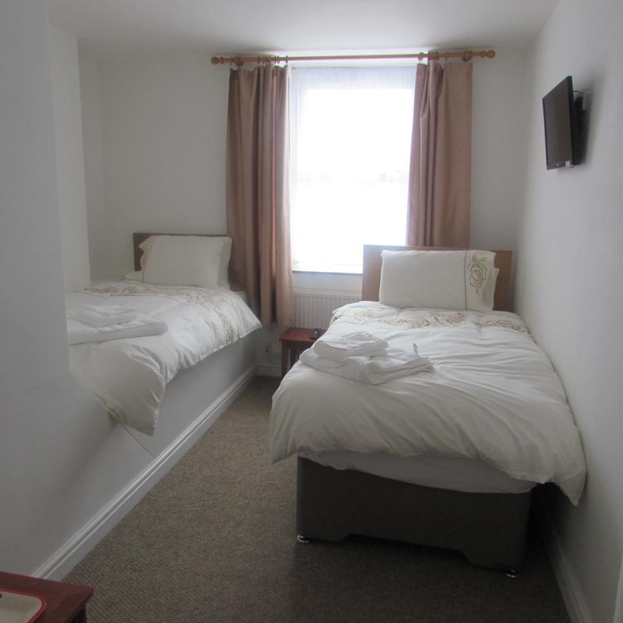Lord Nelson Hotel Rhymney ภายนอก รูปภาพ